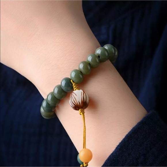 Lotus Bodhi root bracelet - Picture 2 of 4
